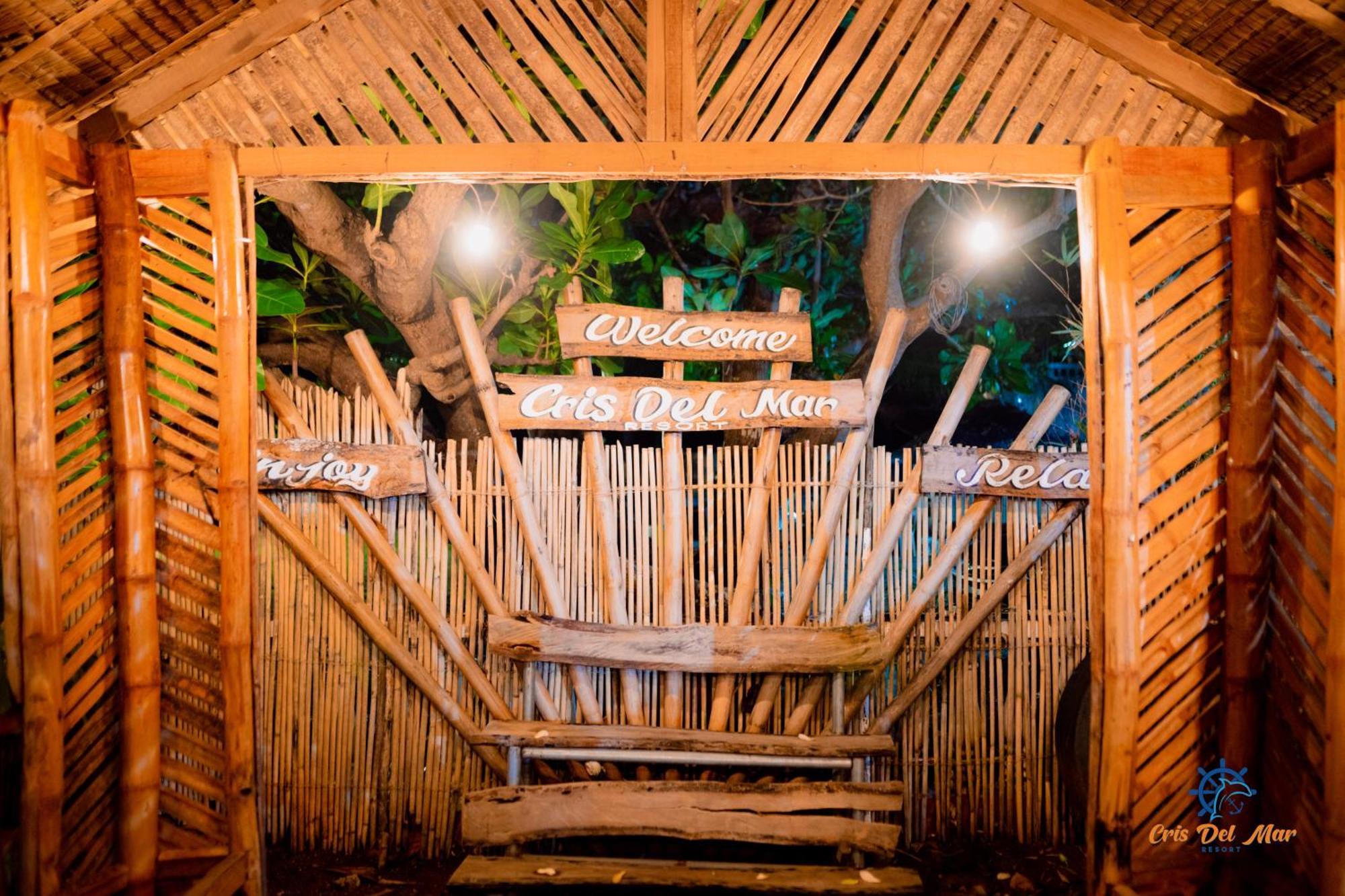 Cris Del Mar Resort Bolinao Exteriör bild