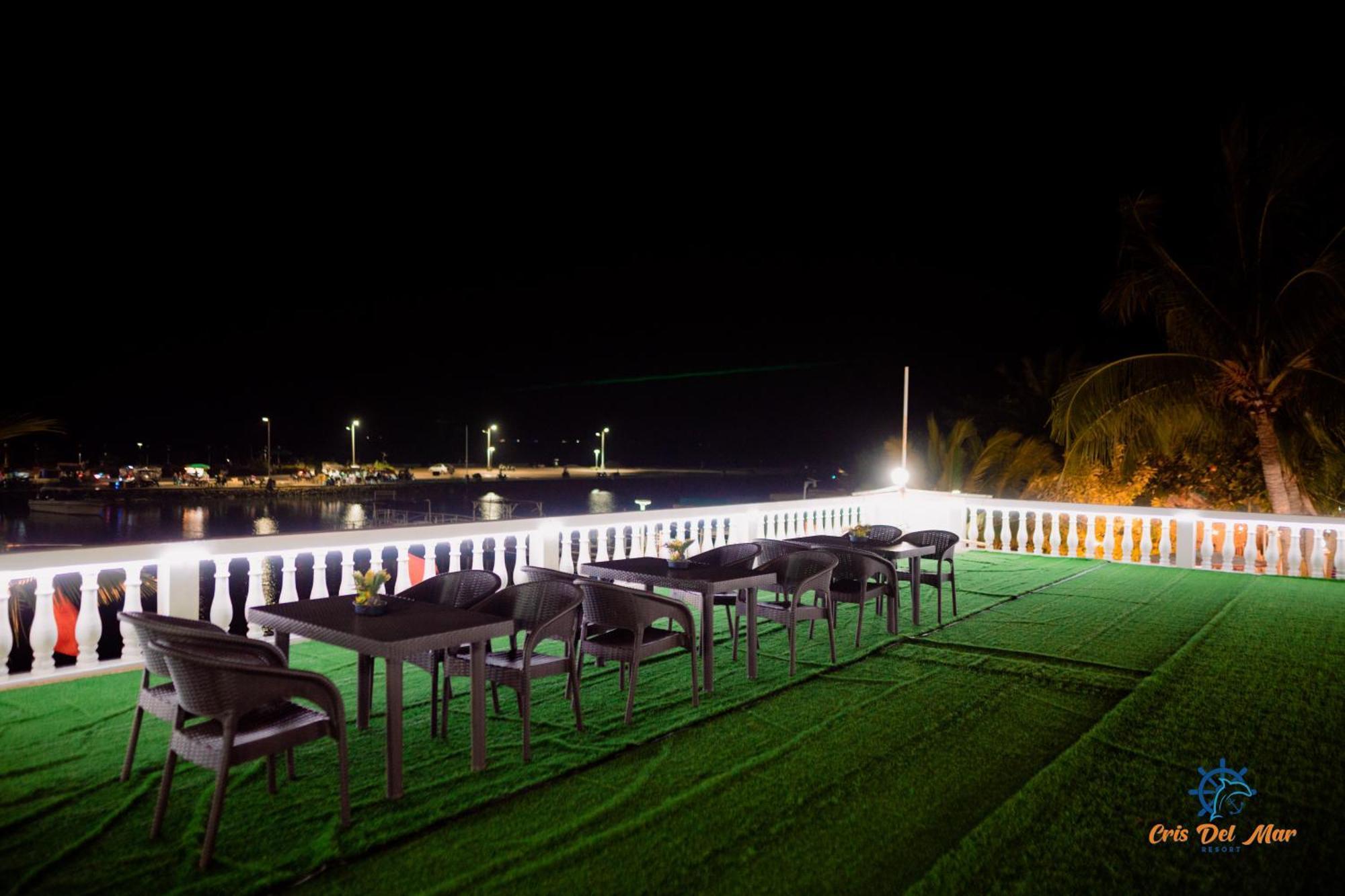 Cris Del Mar Resort Bolinao Exteriör bild